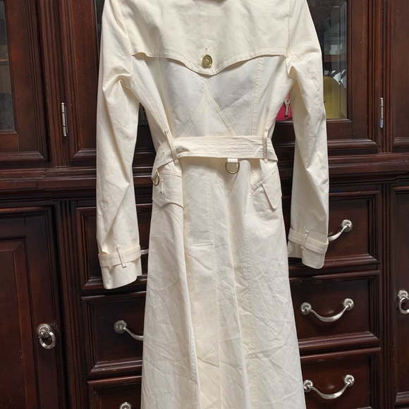 Burberry coat - Picture 5 of 8